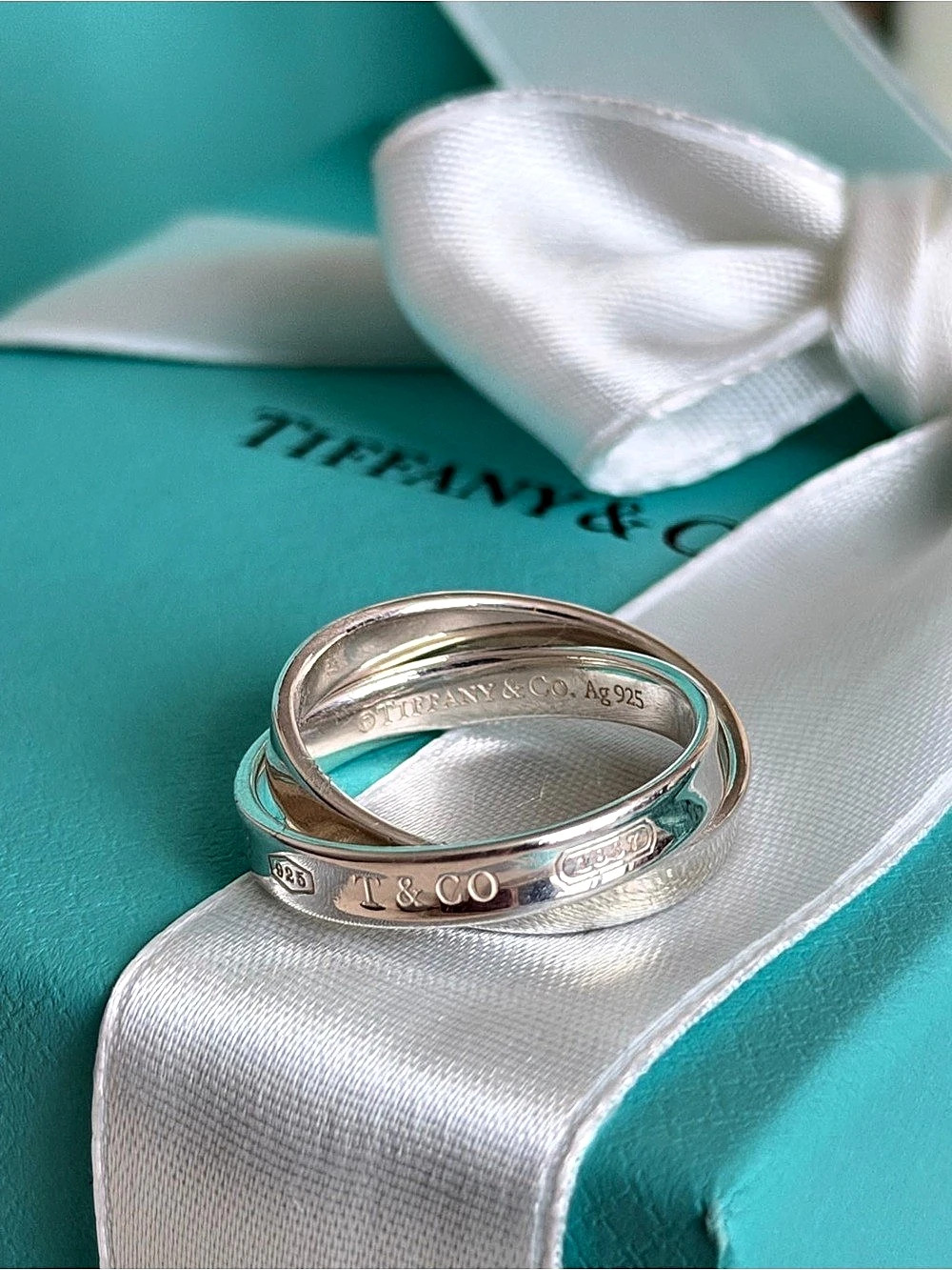 Tiffany & Co. 1837 Interlocking Circles Ring Sterling Silver Size 7 $750